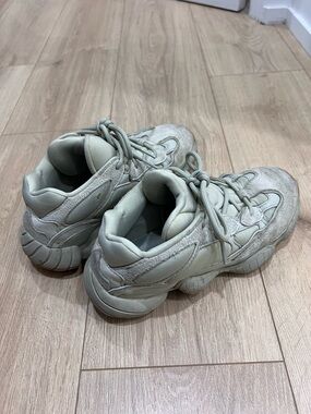 Yeezy Women size 8/men size 7 sneakers